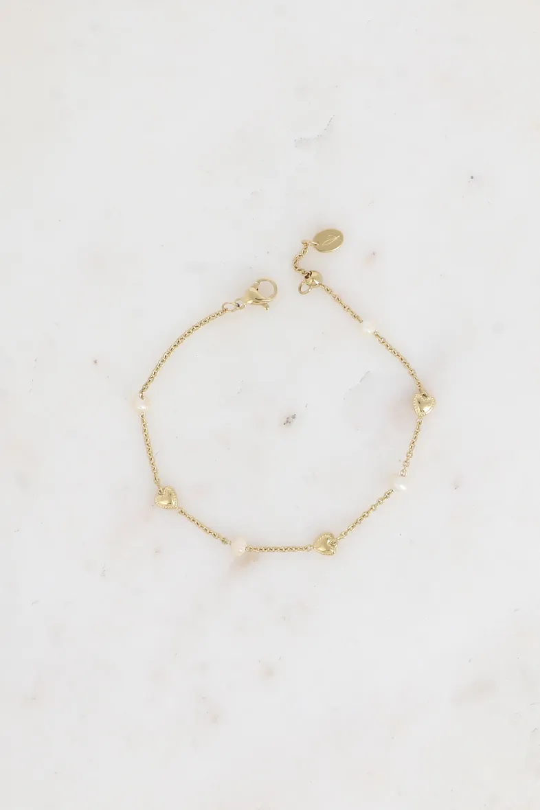 Coeura-Armband – Herzen und Süßwasserperlen