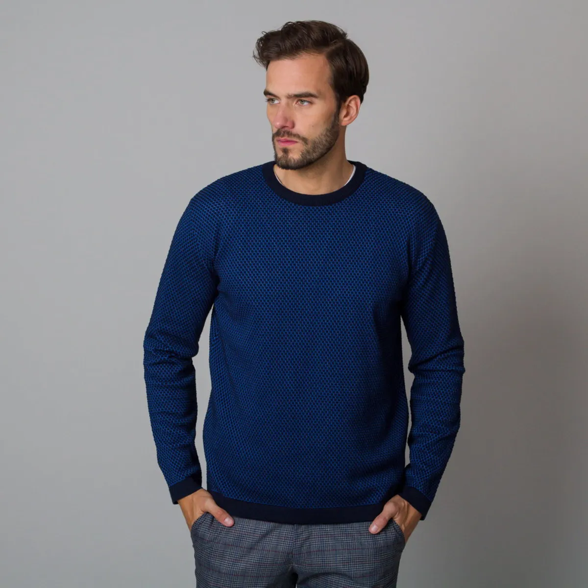 Herrenpullover in Dunkelblau mit geometrischem Muster
